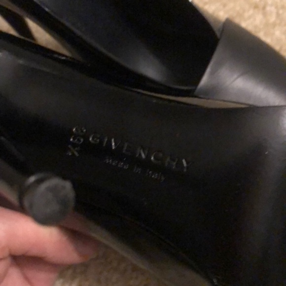 Givenchy - Picture 3 of 4